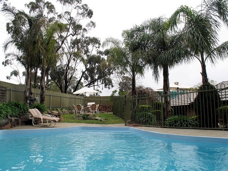 1 Pritchard Court, Flagstaff Hill SA 5159