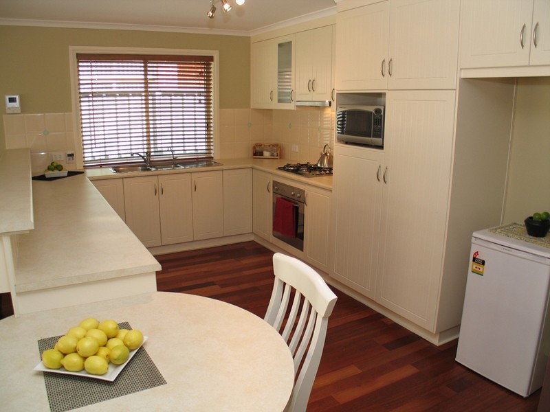 21 Pinnacle Cres, Flagstaff Hill SA 5159