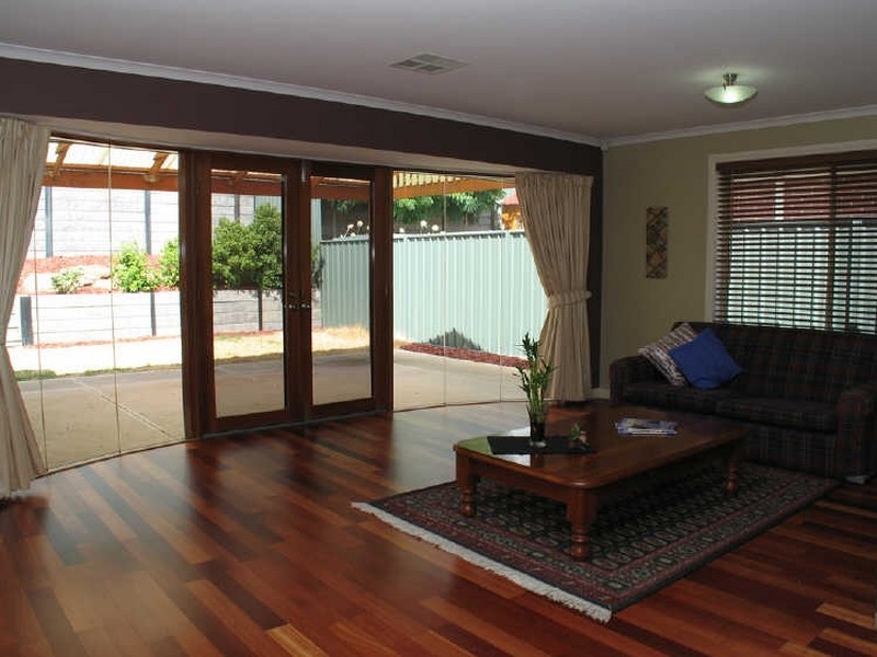 21 Pinnacle Cres, Flagstaff Hill SA 5159