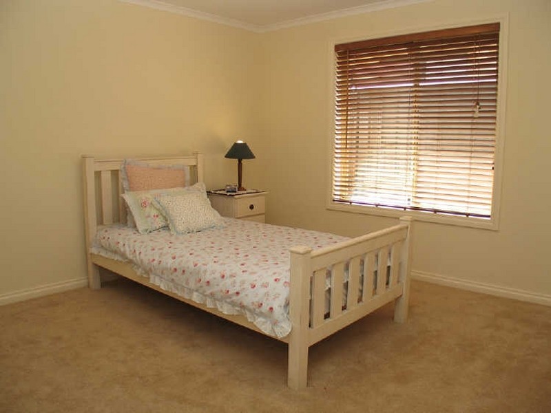 21 Pinnacle Cres, Flagstaff Hill SA 5159