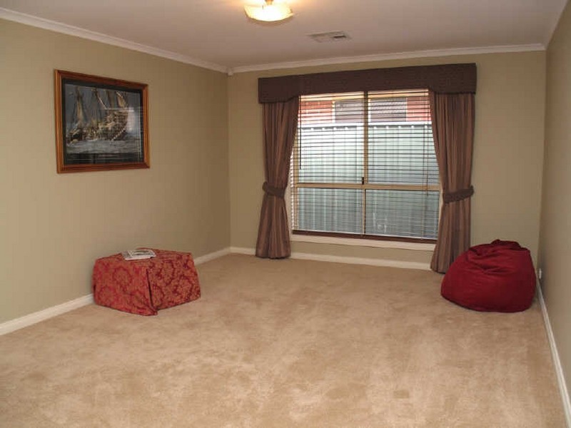 21 Pinnacle Cres, Flagstaff Hill SA 5159