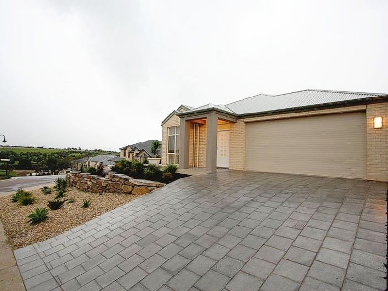 8 Ponderosa Walk, Flagstaff Hill SA 5159