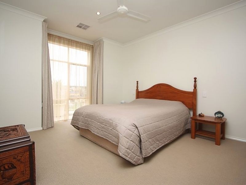 8 Ponderosa Walk, Flagstaff Hill SA 5159