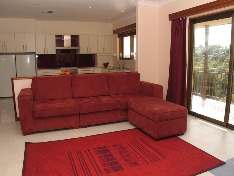 19 Sherwood Avenue, Bellevue Heights SA 5050