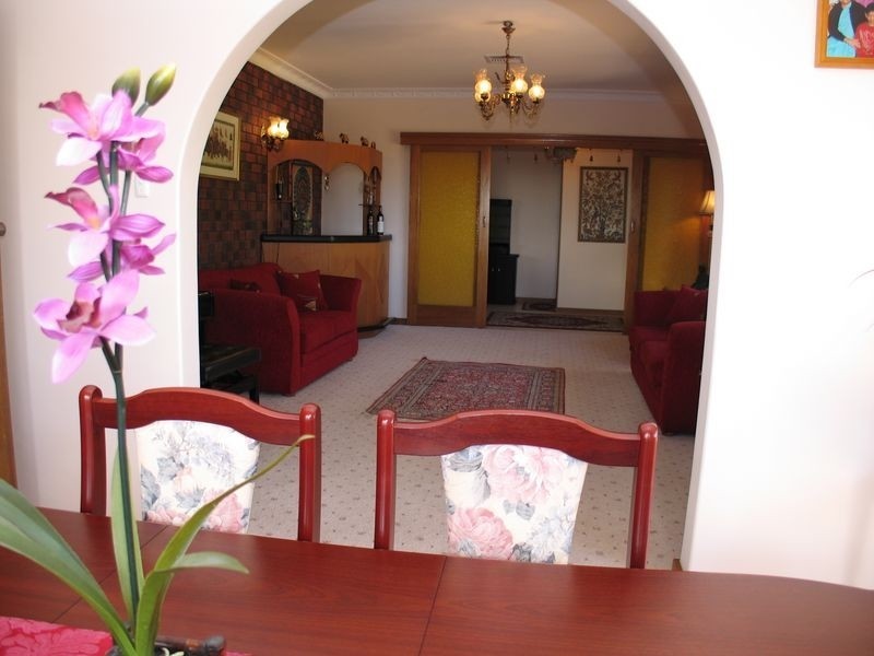 19 Sherwood Avenue, Bellevue Heights SA 5050