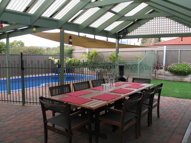 7 Abbey Road, Woodcroft SA 5162