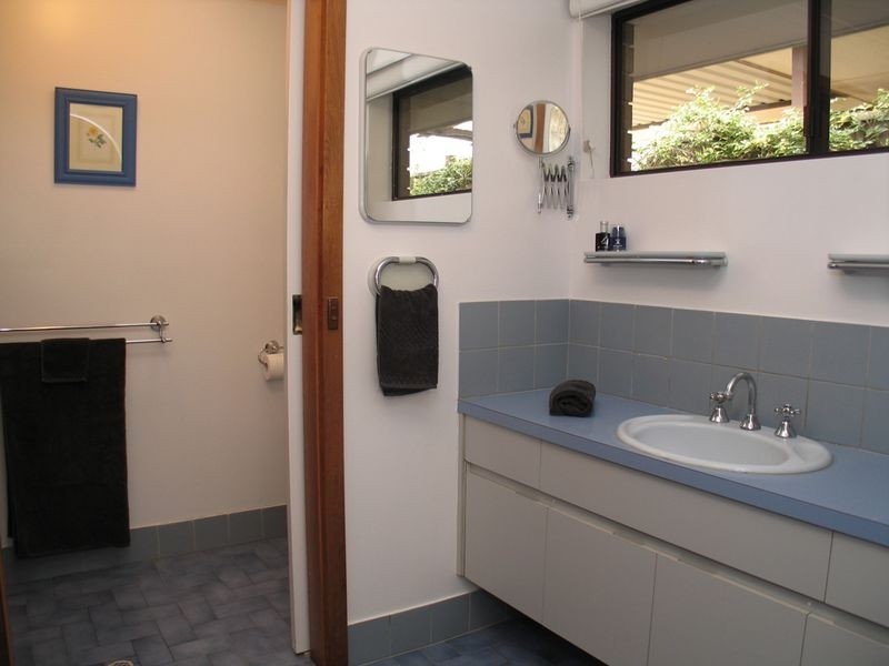 7 Abbey Road, Woodcroft SA 5162