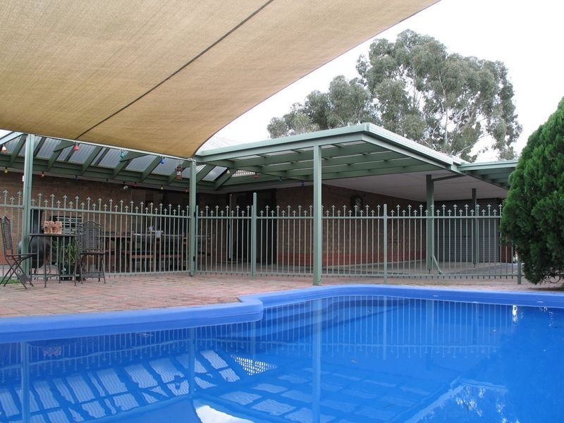 7 Abbey Road, Woodcroft SA 5162