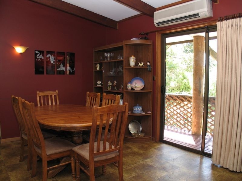 25 Oakdene Crescent, Coromandel Valley SA 5051