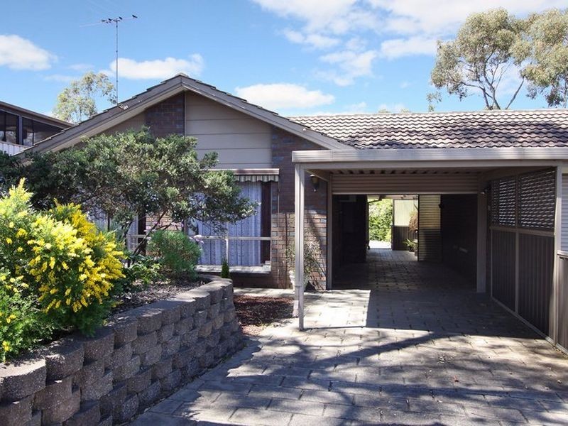 4 Spruce Avenue, Aberfoyle Park SA 5159