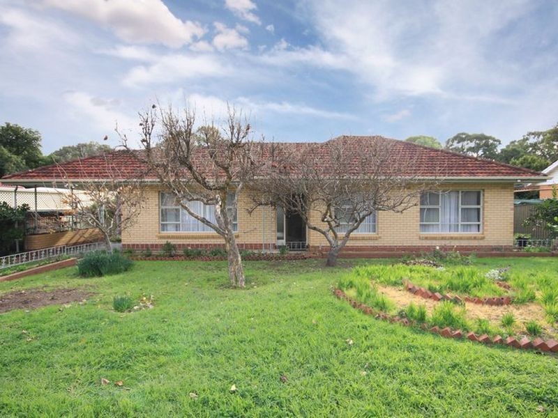 5 Carinya Crescent, Rostrevor SA 5073