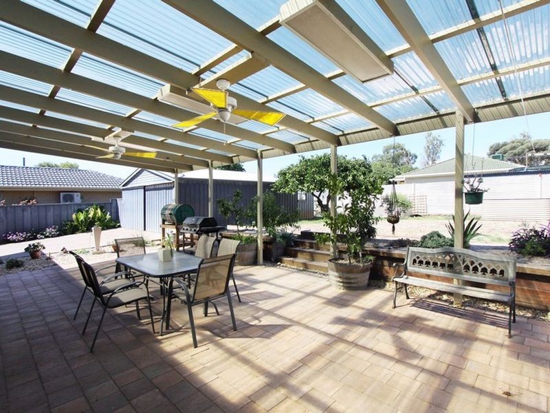 32 Salisbury Avenue, Morphett Vale SA 5162