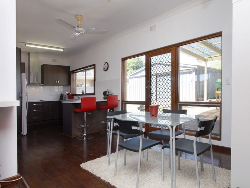 32 Salisbury Avenue, Morphett Vale SA 5162