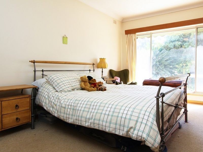 32 Salisbury Avenue, Morphett Vale SA 5162