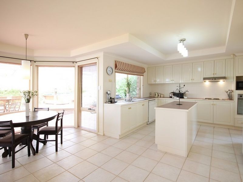 21 Ironbark Ave, Flagstaff Hill SA 5159