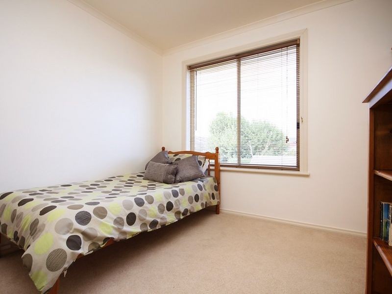 21 Ironbark Ave, Flagstaff Hill SA 5159