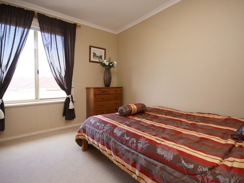21 Ironbark Ave, Flagstaff Hill SA 5159