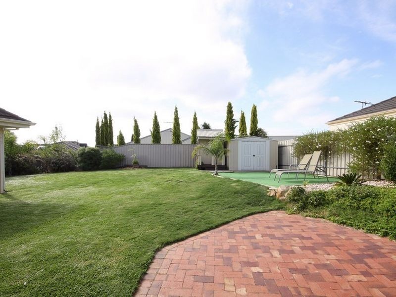21 Ironbark Ave, Flagstaff Hill SA 5159