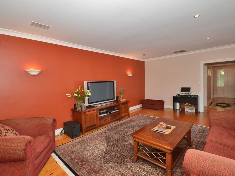 20 Pine Grove, Belair SA 5052