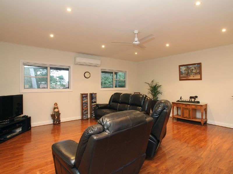 50 Yurilla Drive, Bellevue Heights SA 5050
