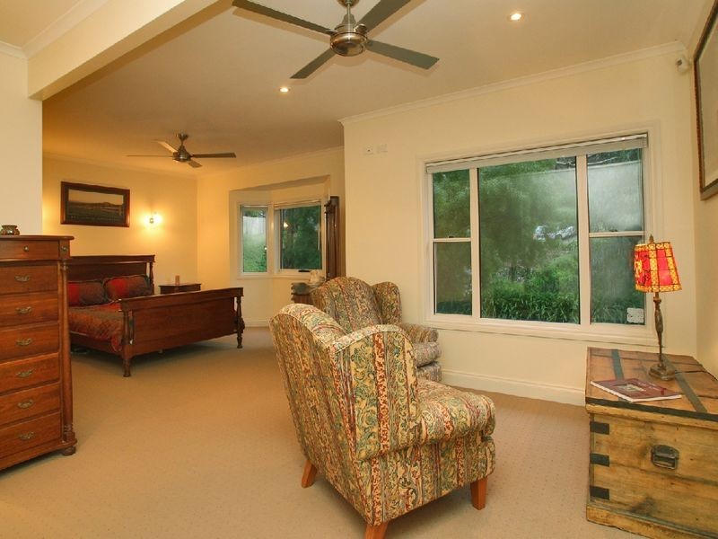 50 Yurilla Drive, Bellevue Heights SA 5050
