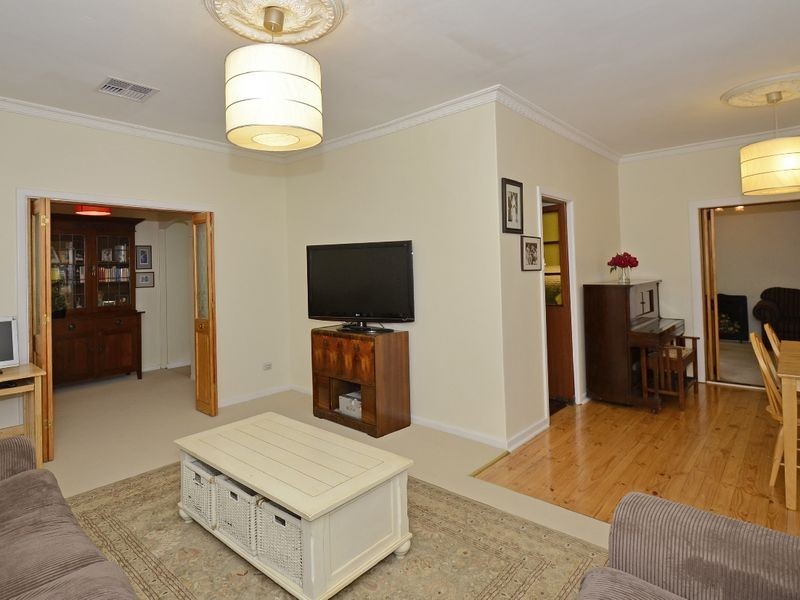 240 Shepherds Hill Road, Bellevue Heights SA 5050