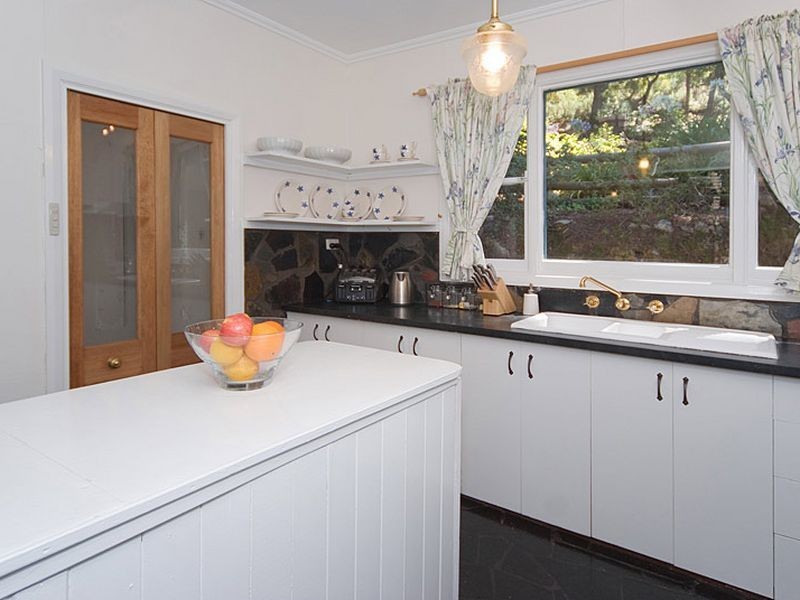 14 Backhouse Avenue, Crafers SA 5152