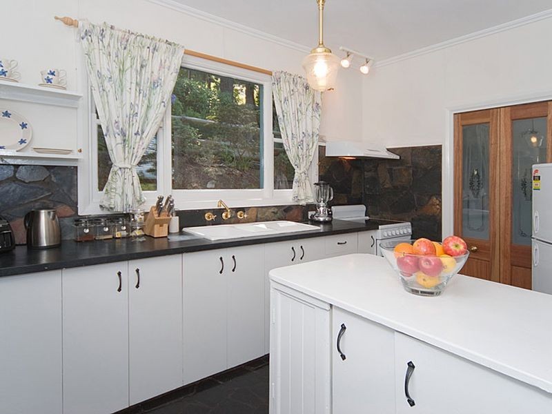 14 Backhouse Avenue, Crafers SA 5152