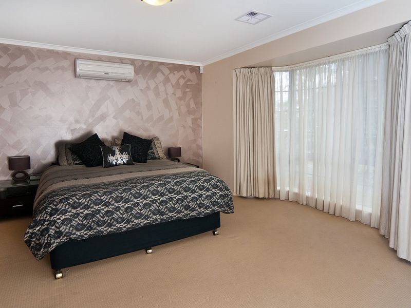 20 Woodland Grove, Aberfoyle Park SA 5159