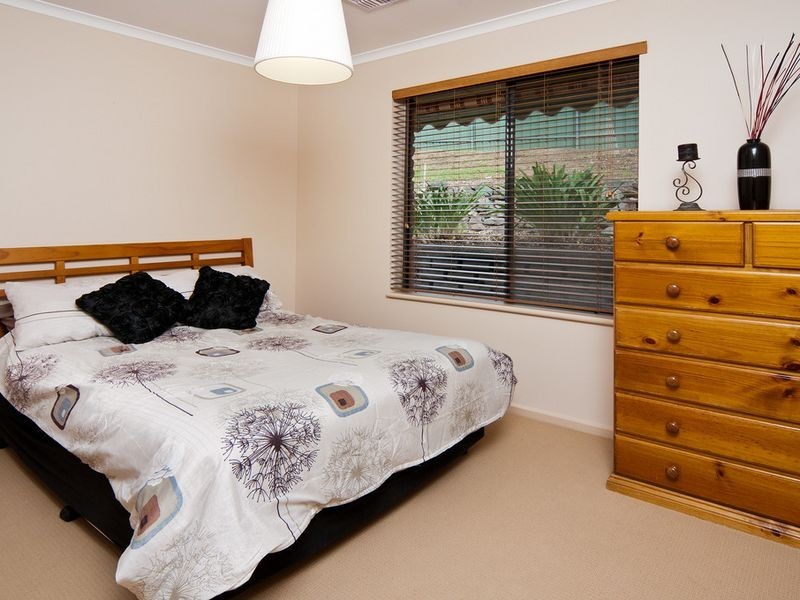 20 Woodland Grove, Aberfoyle Park SA 5159
