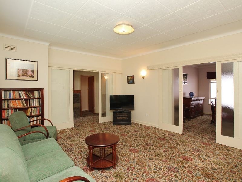 5 Winding Way, Belair SA 5052