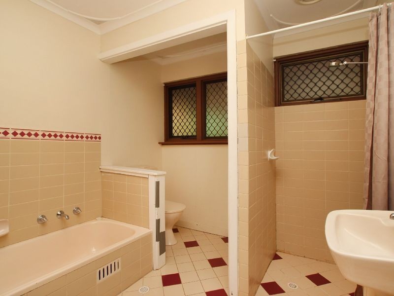 11 Rowlands Hill Road, Coromandel Valley SA 5051