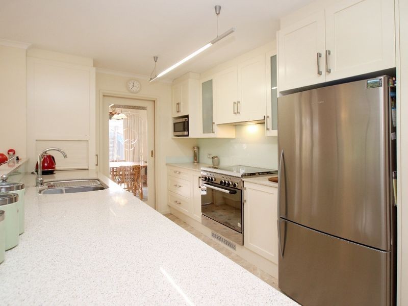 10 Shannon Crescent, Coromandel Valley SA 5051