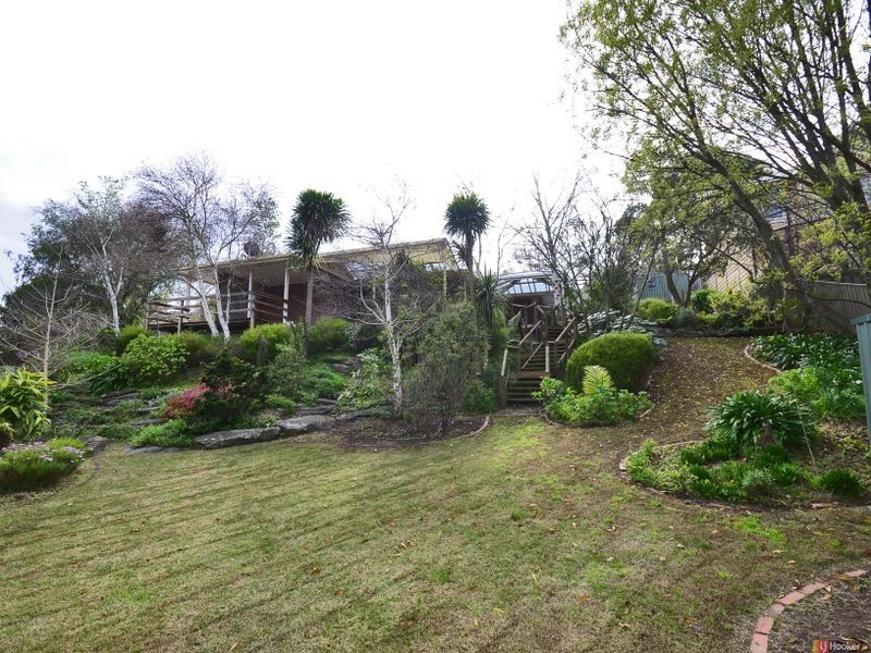 8 Heather Drive, Coromandel Valley SA 5051