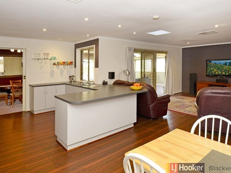 15 Jaimey Grove, Aberfoyle Park SA 5159