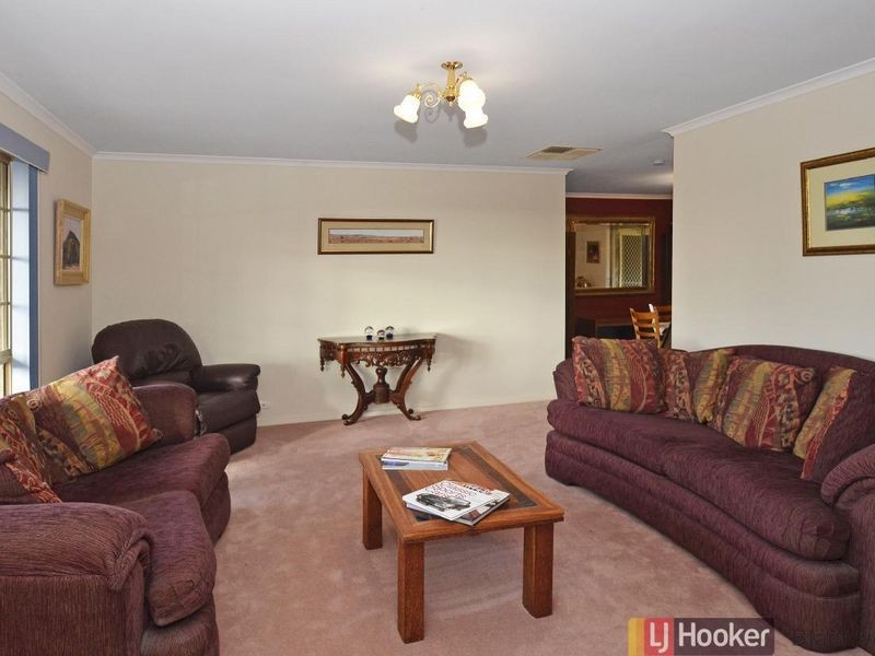 15 Jaimey Grove, Aberfoyle Park SA 5159