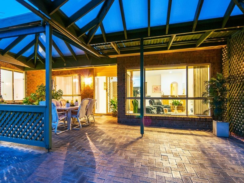 2 Jennifer Avenue, Bellevue Heights SA 5050
