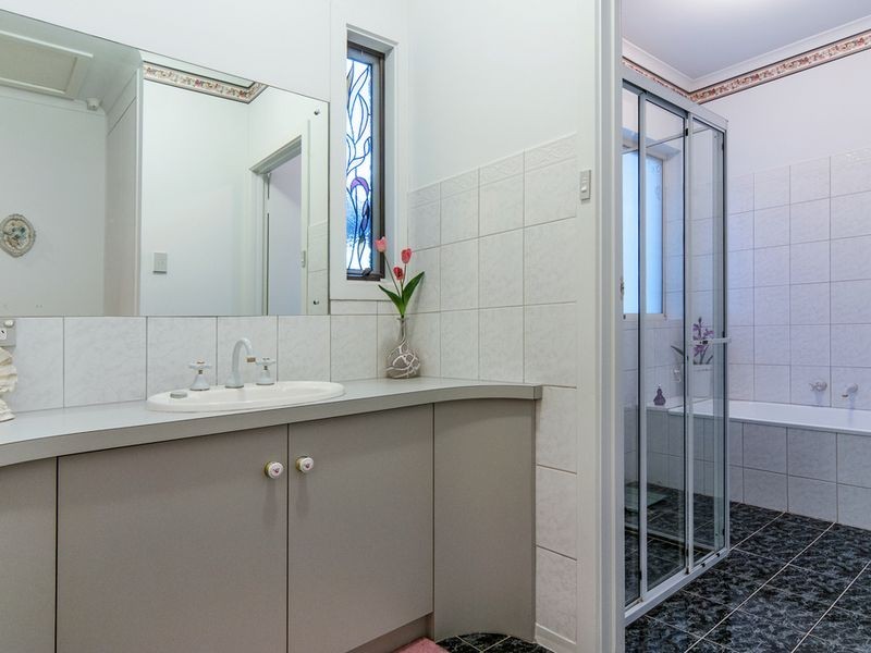 2 Jennifer Avenue, Bellevue Heights SA 5050