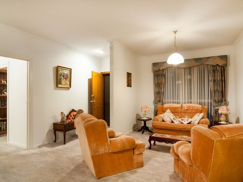 2 Jennifer Avenue, Bellevue Heights SA 5050