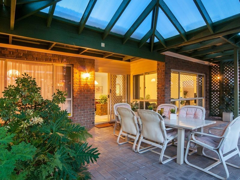 2 Jennifer Avenue, Bellevue Heights SA 5050