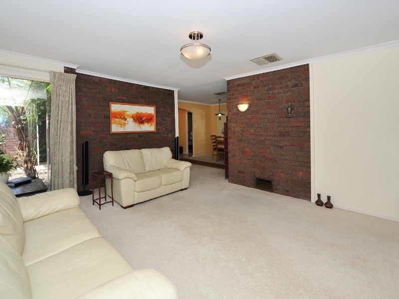 18 Lulworth Place, Flagstaff Hill SA 5159