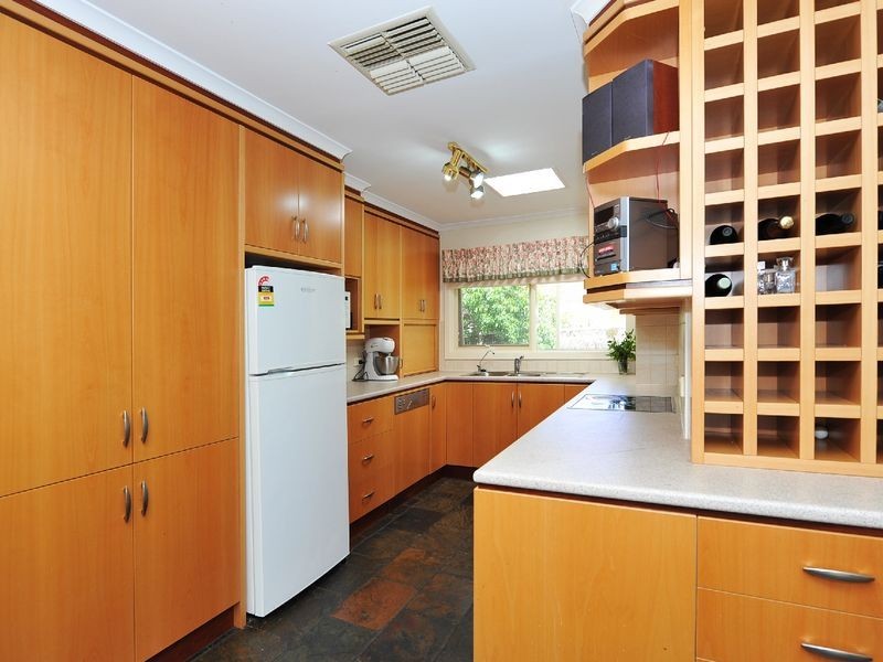 18 Lulworth Place, Flagstaff Hill SA 5159