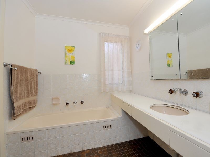 18 Lulworth Place, Flagstaff Hill SA 5159