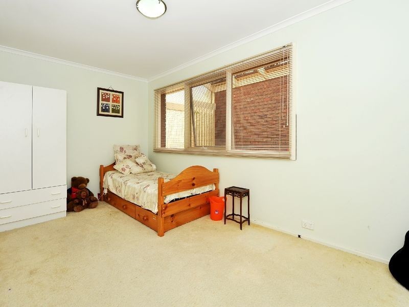 18 Lulworth Place, Flagstaff Hill SA 5159