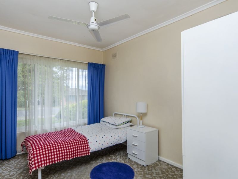 5 Adam Avenue, Bellevue Heights SA 5050