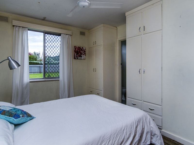 5 Adam Avenue, Bellevue Heights SA 5050