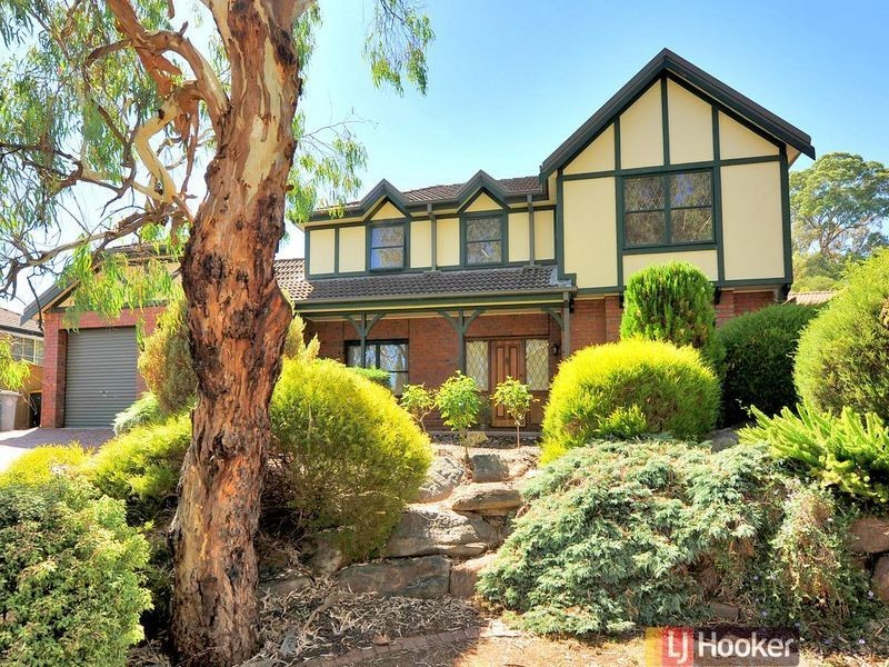 11 Woodland Grove, Aberfoyle Park SA 5159