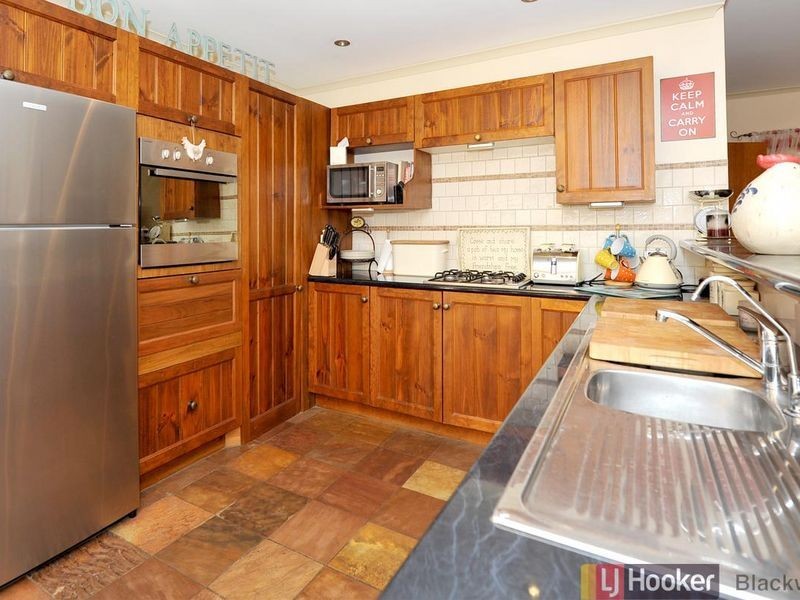 11 Woodland Grove, Aberfoyle Park SA 5159