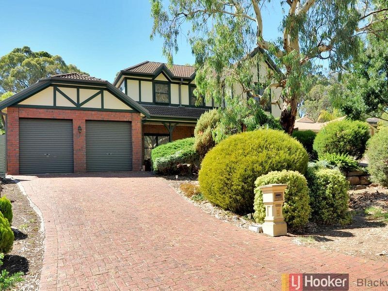 11 Woodland Grove, Aberfoyle Park SA 5159