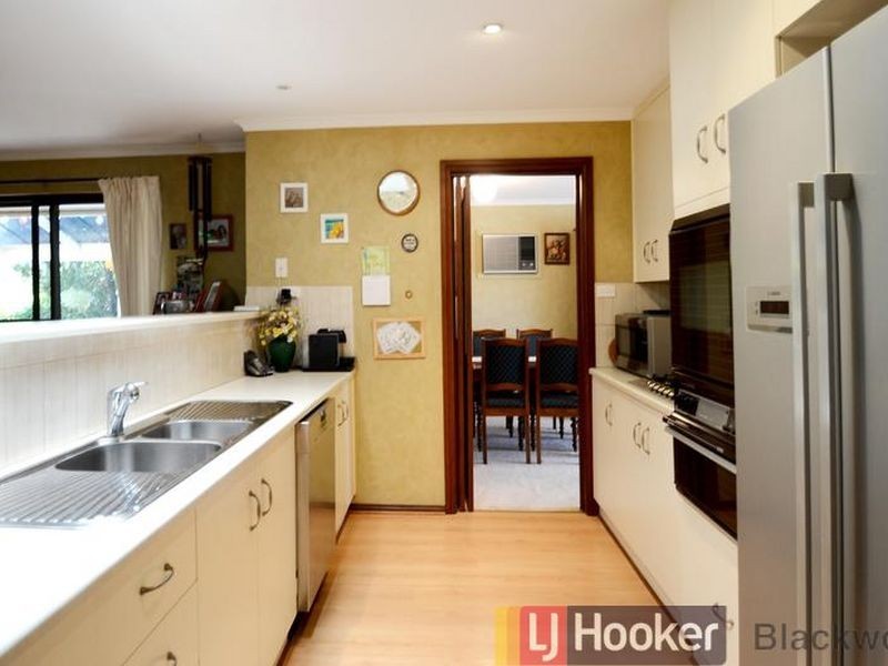 27 Maple Avenue, Aberfoyle Park SA 5159